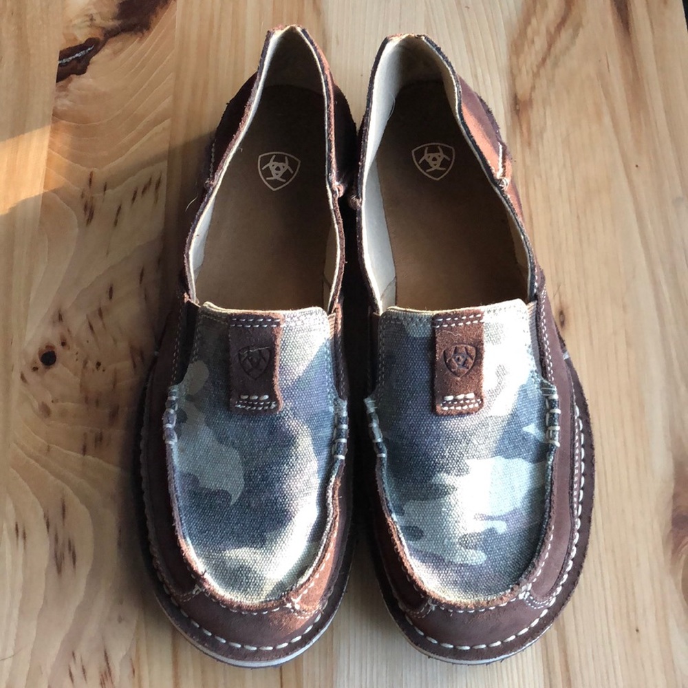 Ariat cruisers size 9 camo and brown